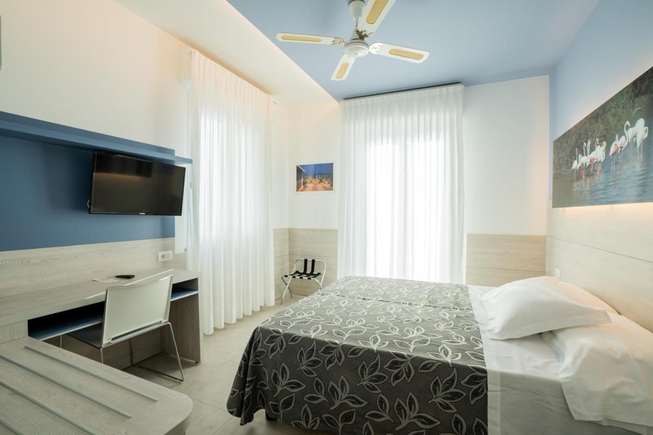 Hotel Clipper Pesaro Esterno foto