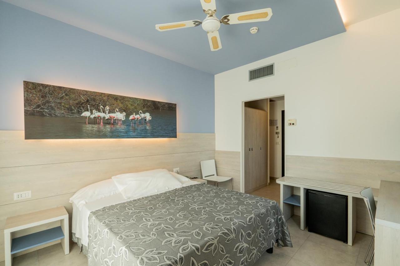 Hotel Clipper Pesaro Esterno foto