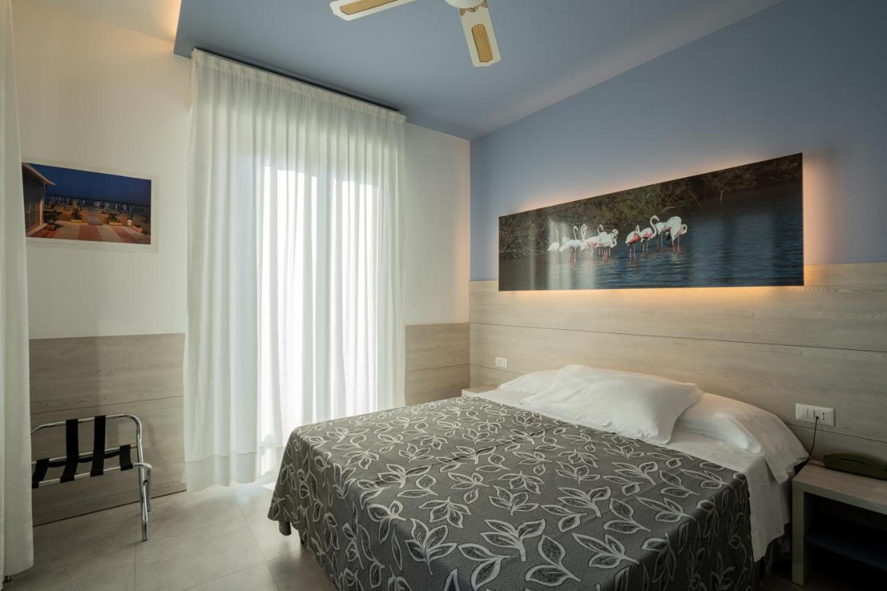 Hotel Clipper Pesaro Esterno foto