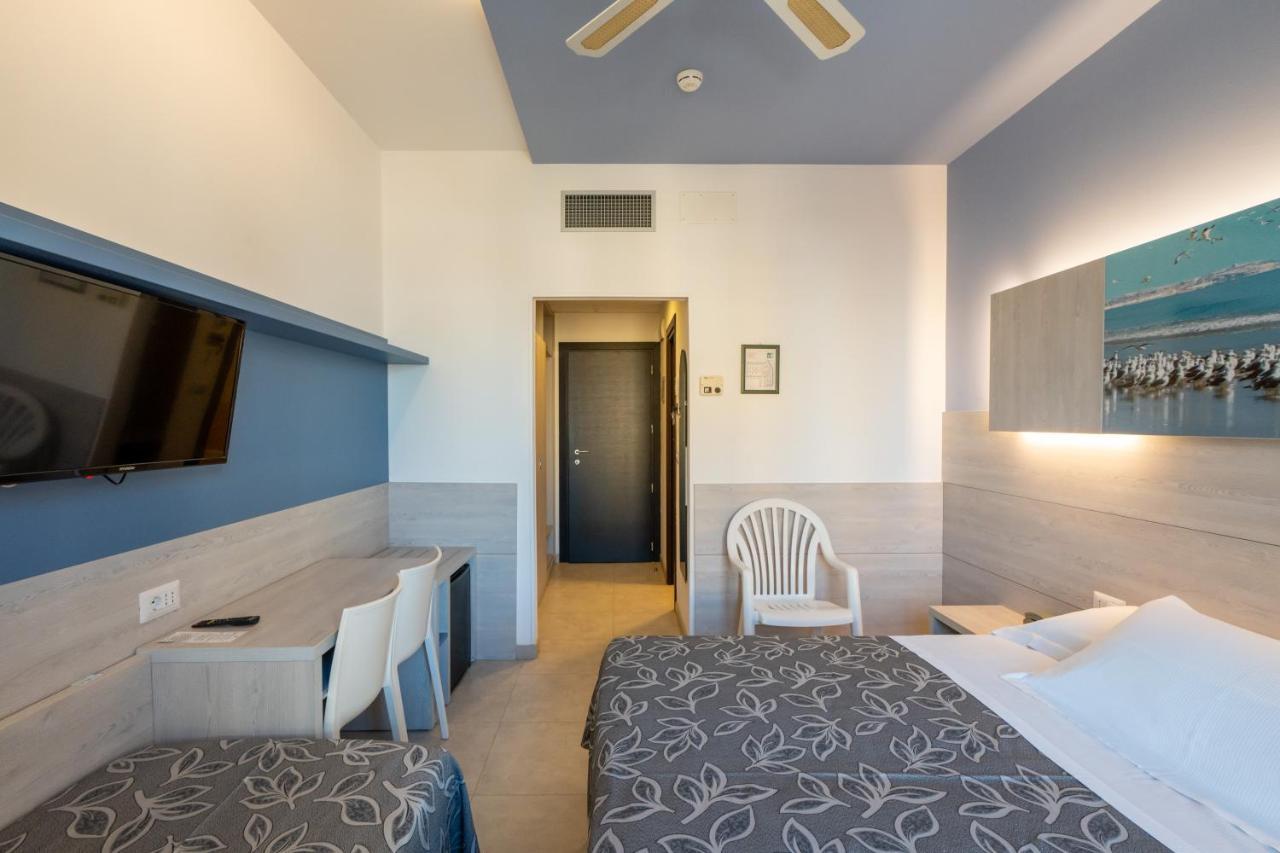 Hotel Clipper Pesaro Esterno foto