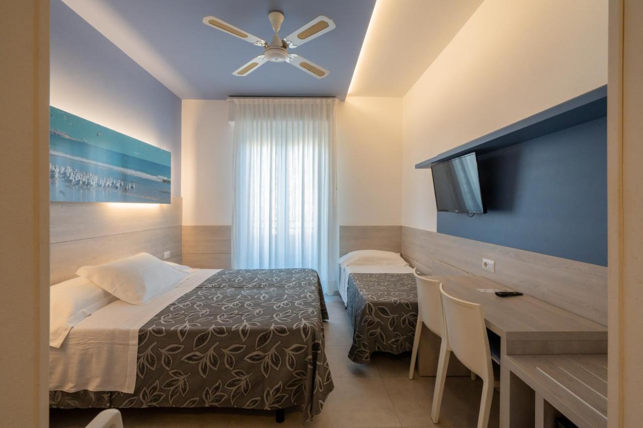 Hotel Clipper Pesaro Esterno foto