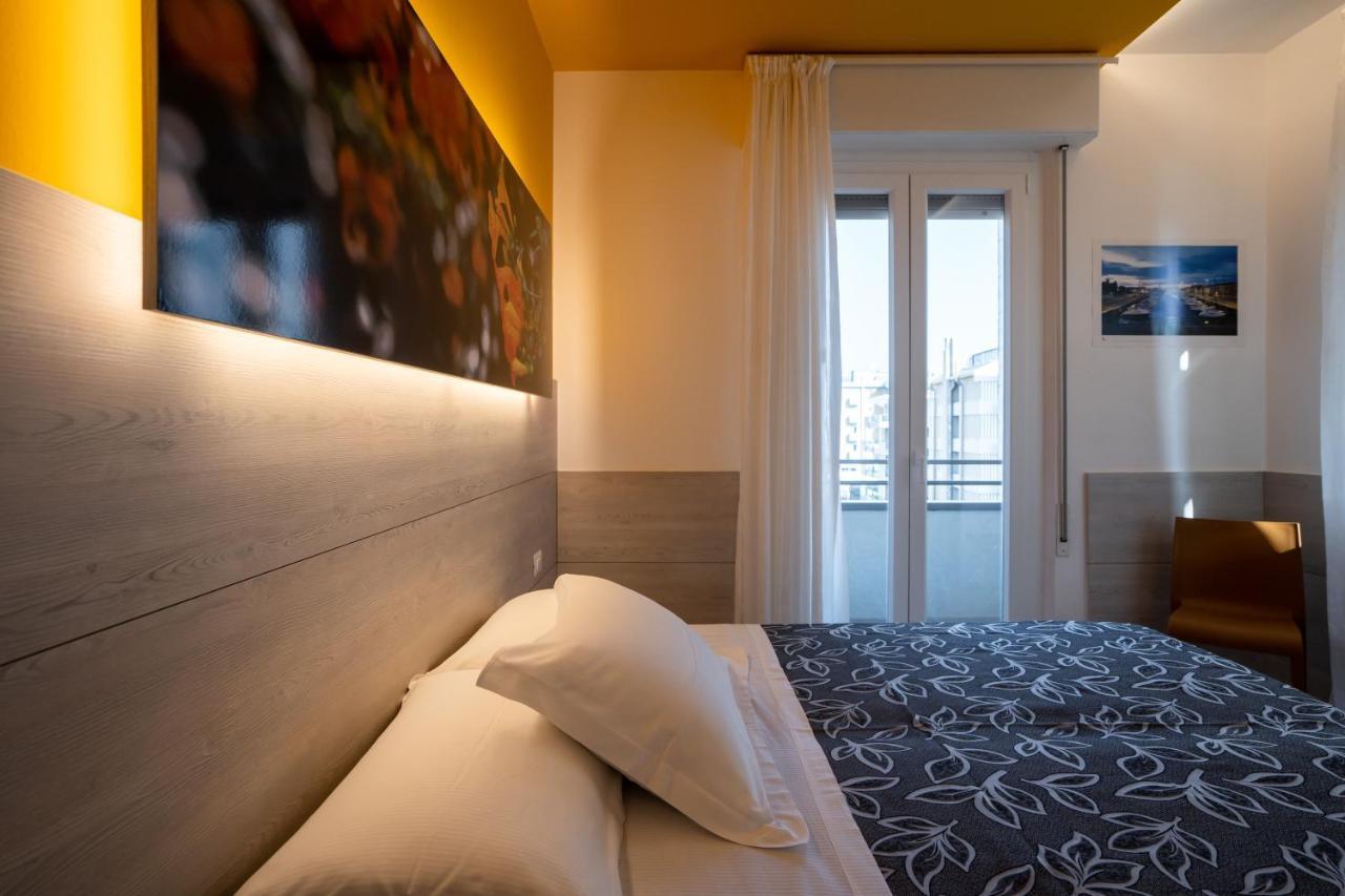 Hotel Clipper Pesaro Esterno foto